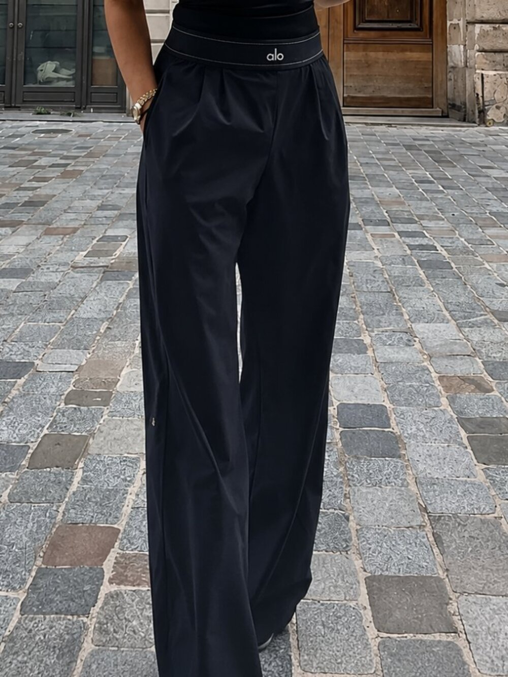 NWT π Alo Yoga Suit Up Trouser Black Regular 30" Wide Leg Travel Work Pants πΈ - Picture 9 of 9
